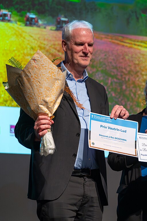 Remise du prix Vautrin-Lud 2024 au FIG, à Ron Boschma 